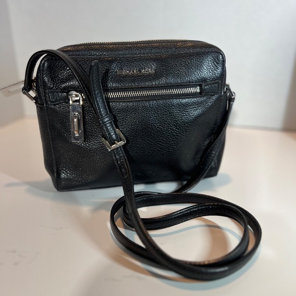 Michael Kors Zoey Crossbody Messenger - Picture 12 of 12